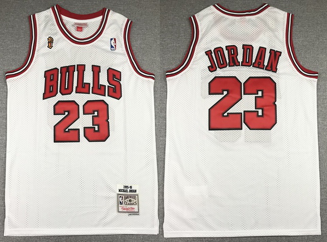 Chicago Bulls Jerseys 32